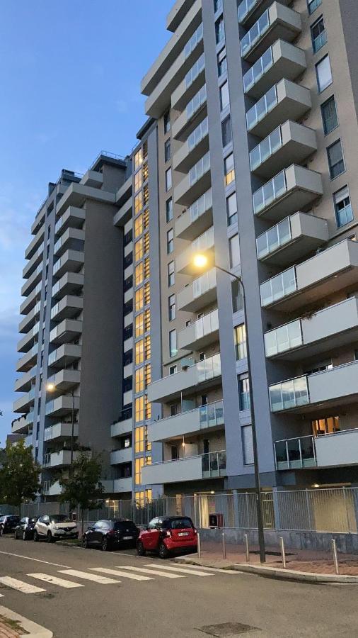 Achille Apartment Milan Luaran gambar